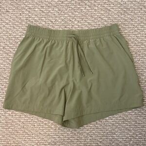 Patagonia Fleetwood 5" Sage Green Women's Shorts - Size Large - Never Worn